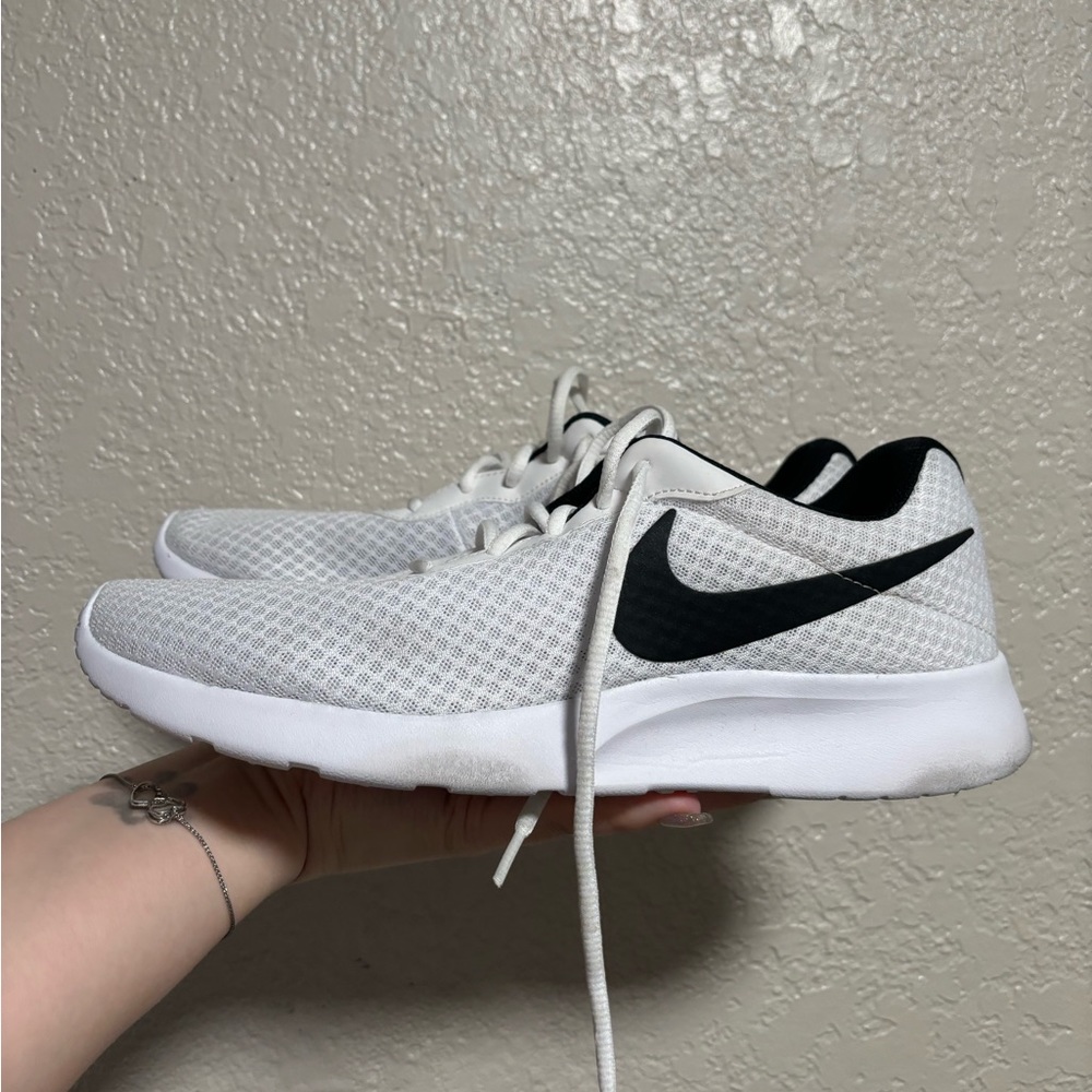 Men’s Nike shoes